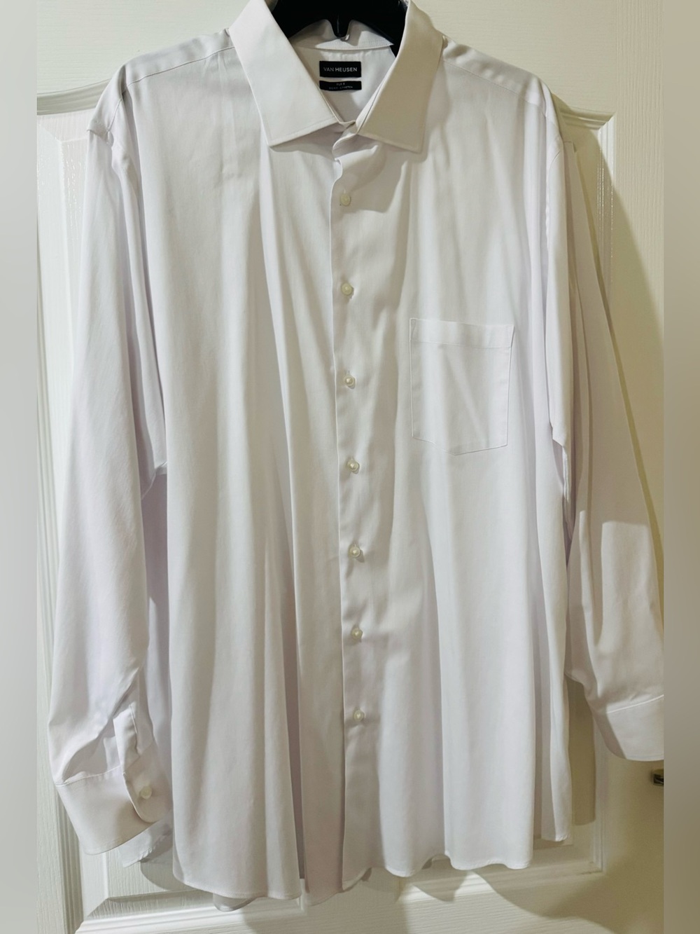 Van Heusen Men’s White Flex Big Fit Dress Shirt Size 18.5 34/35